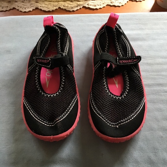 speedo mary jane water shoes